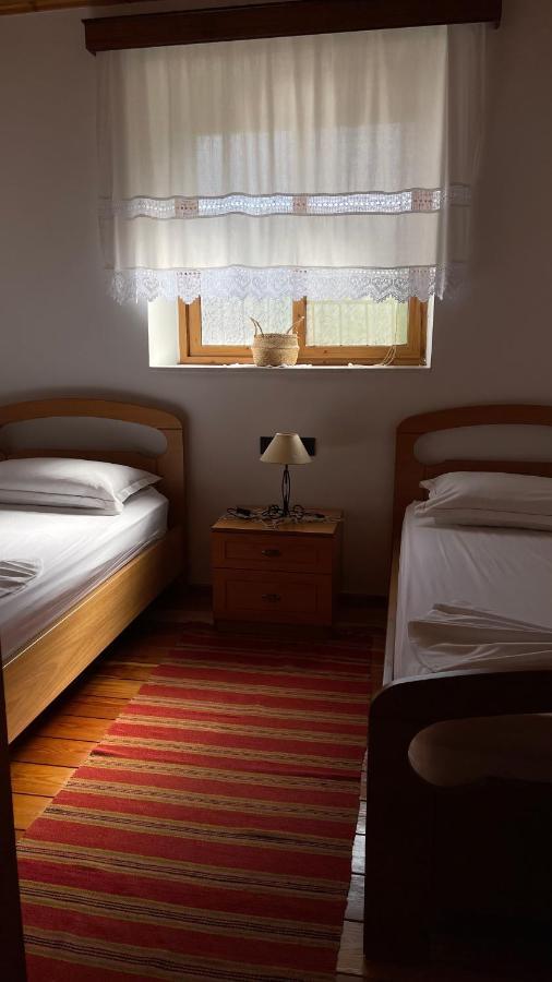 Ana Rest House Hostel ベラト エクステリア 写真