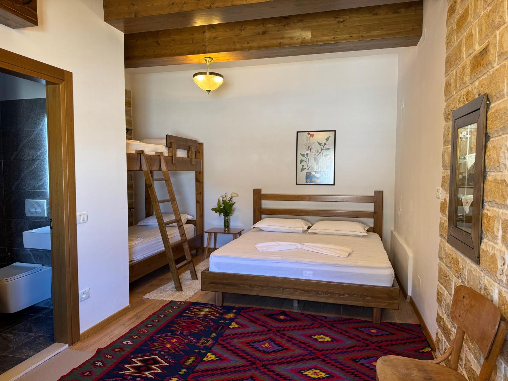 Ana Rest House Hostel ベラト エクステリア 写真