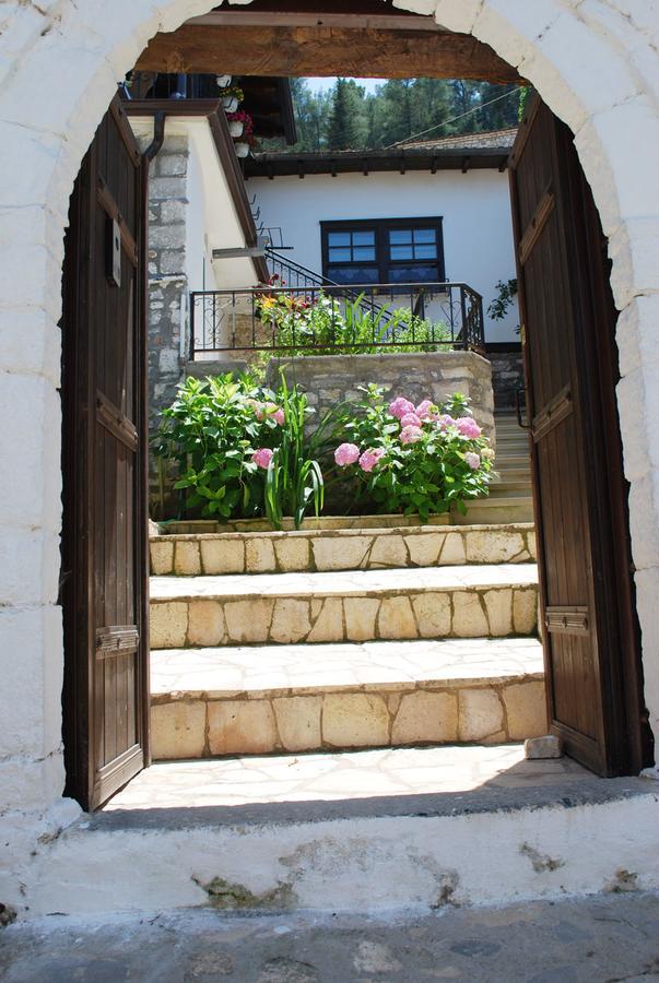Ana Rest House Hostel ベラト エクステリア 写真